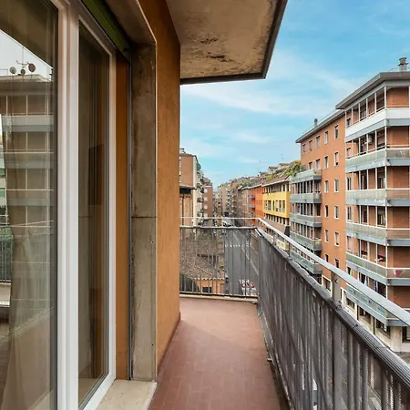 Center View By Wonderful Italy * Bologna