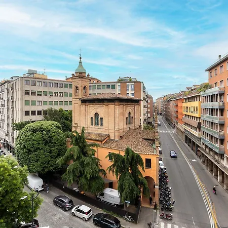Center View By Wonderful Italy * Bologna