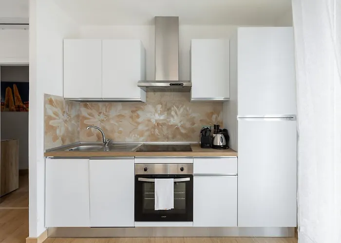 Center View By Wonderful Italy *