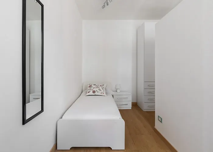 Center View By Wonderful Italy